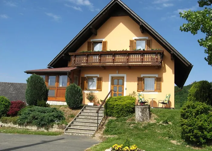 Gaestehaus Grasch Китцекк-им-Заузаль